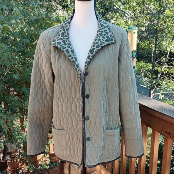 D & Co. Reversible Green Corduroy Quilted and  Leopard Quilted Jacket - Picture 1 of 14